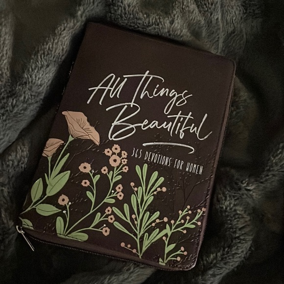 Other - ALL THINGS BEAUTIFUL 365 days daily Womens devotional
